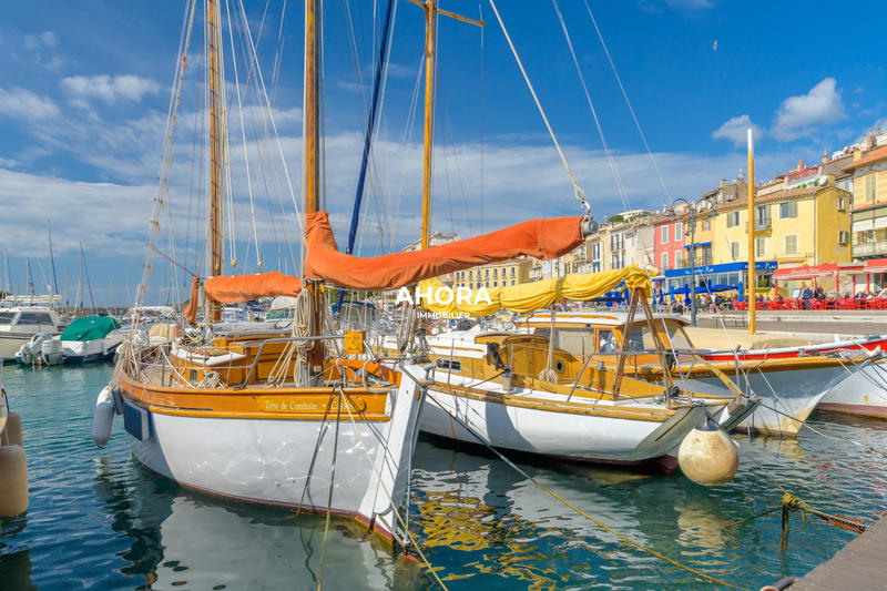 Appartement - 218 m² - 9 pièces