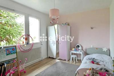 Maison - 245 m² - 7 pièces