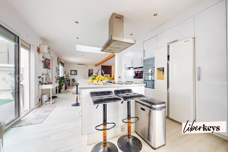 Maison - 180 m² - 5 pièces