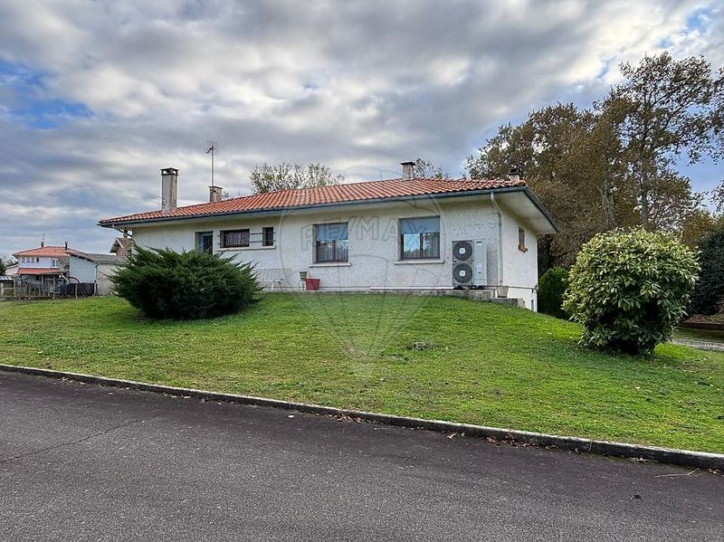 Maison - 200 m² - 6 pièces