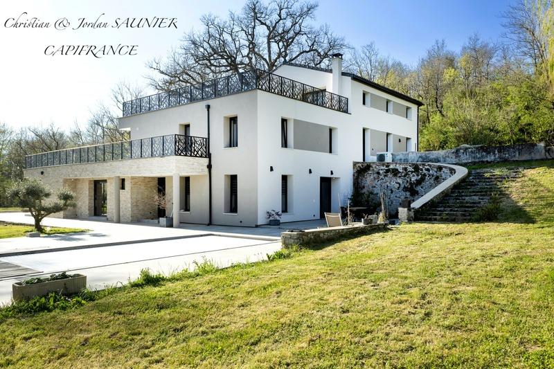 Propriété - 391 m² - 10 pièces