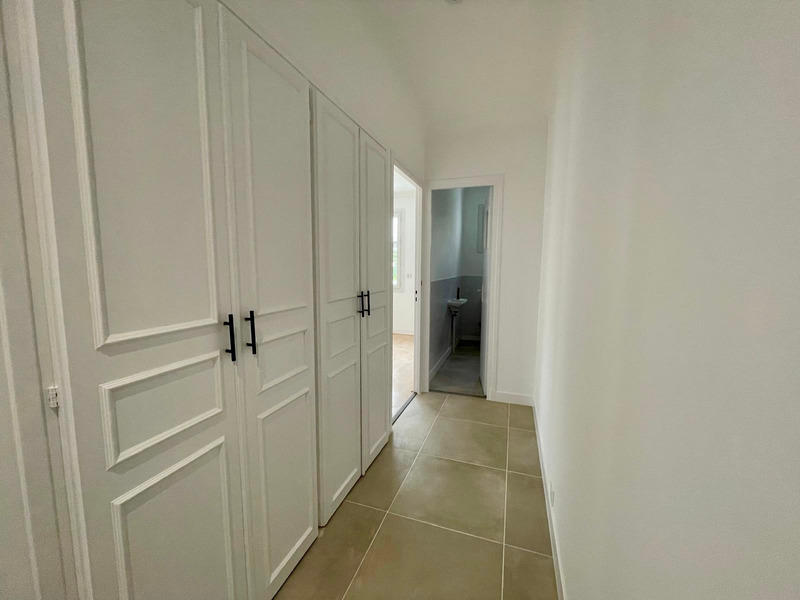 Maison - 201 m² - 8 pièces