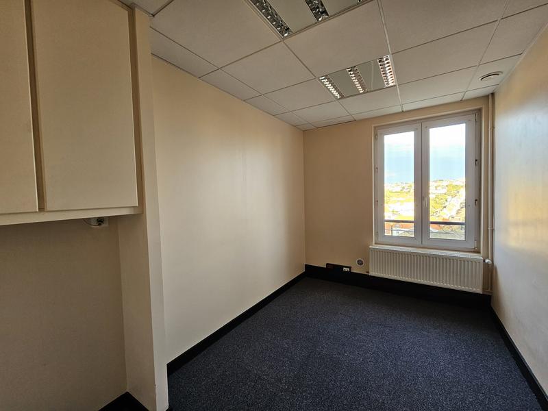 Maison - 303 m² - 12 pièces