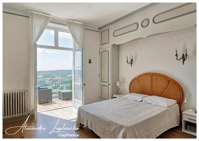 Maison en pierre - 205 m² - 9 pièces