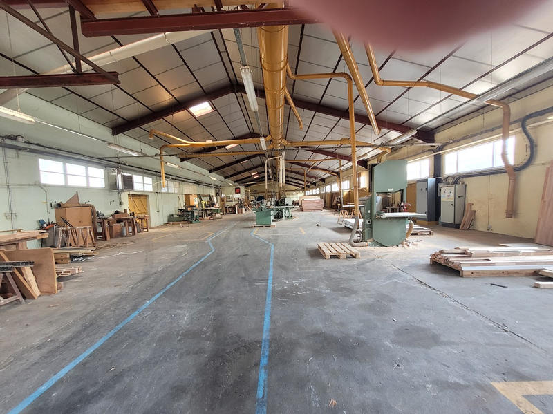 Local d'activité / Entrepôt - 1 112 m²