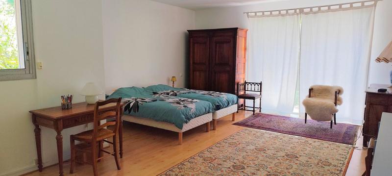 Maison - 240 m² - 8 pièces