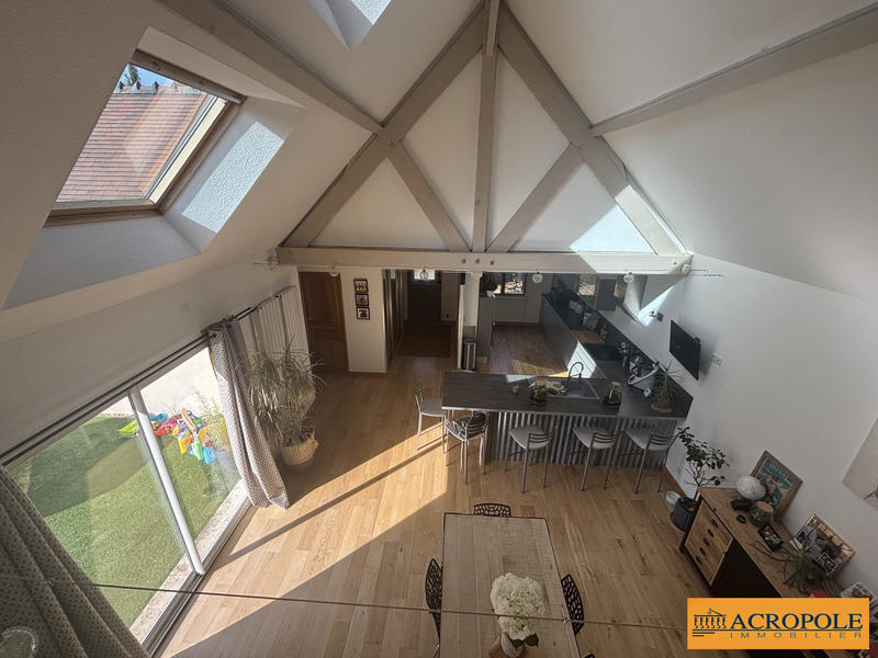 Maison - 159 m² - 6 pièces