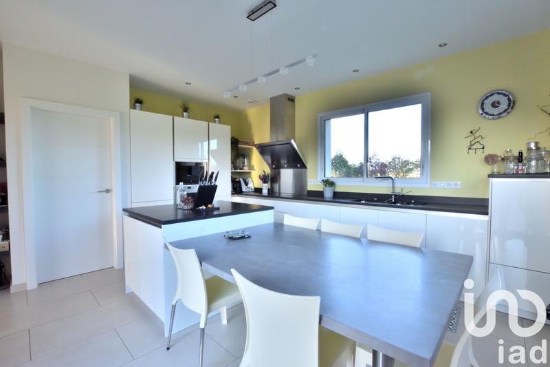 Maison - 294 m² - 10 pièces