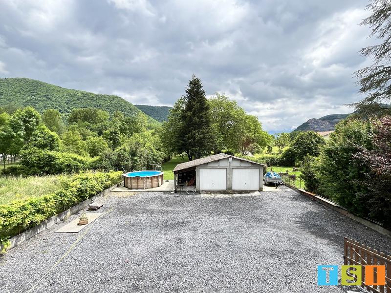 Maison - 210 m² - 8 pièces