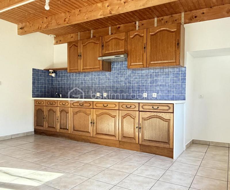 Maison - 350 m² - 25 pièces