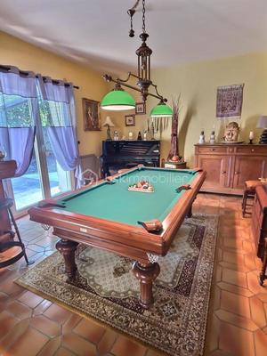 Maison - 328 m² - 8 pièces