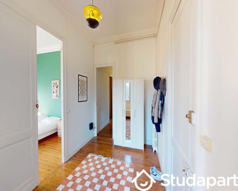 Chambre - 140 m² - 1 pièce