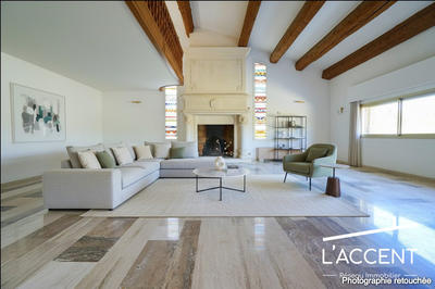 Maison - 435 m² - 8 pièces