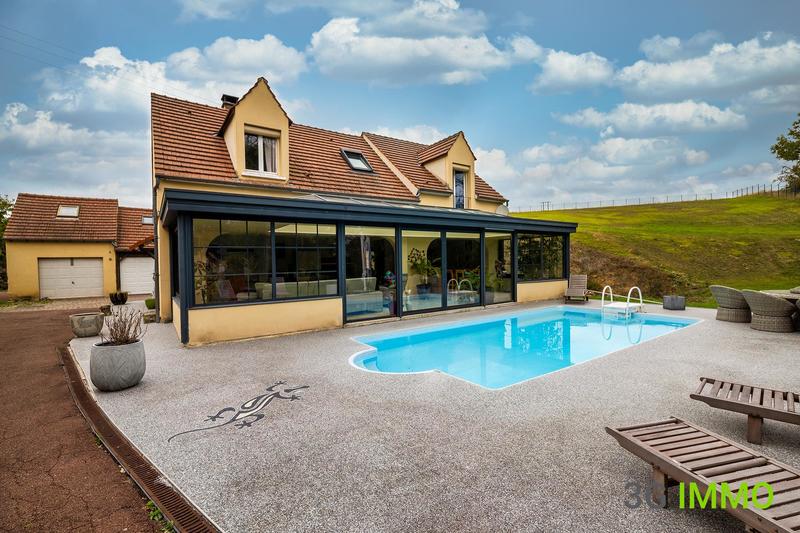 Maison - 200 m² - 7 pièces