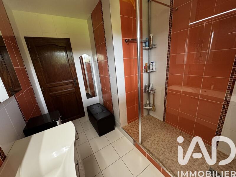 Maison - 185 m² - 5 pièces