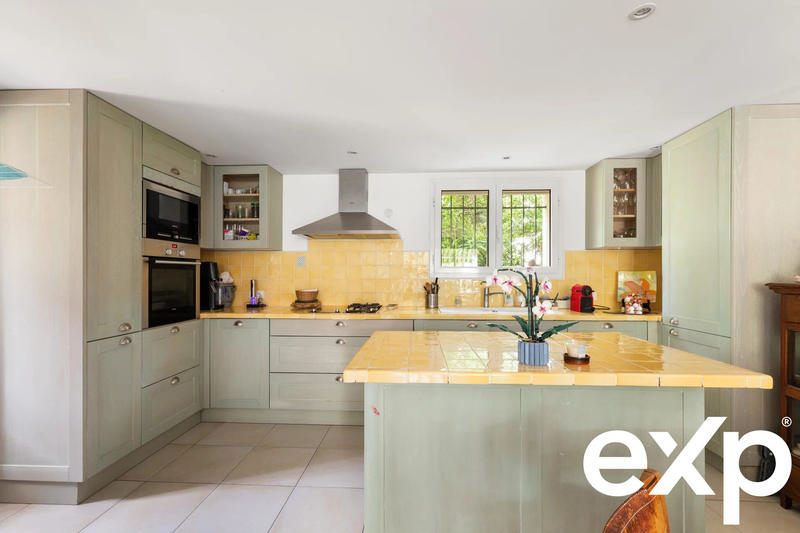 Maison traditionnelle - 155 m² - 6 pièces