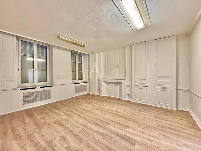 Local commercial - 220 m²