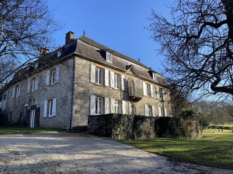 Maison de maîtres - 415 m² - 10 pièces