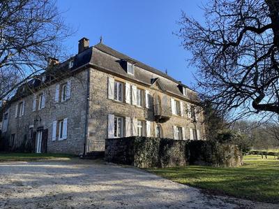 Maison de maîtres - 415 m² - 10 pièces