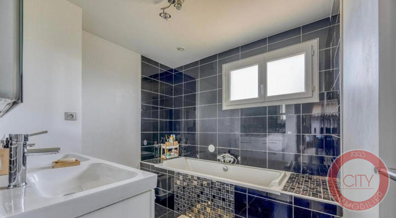 Maison contemporaine - 144 m² - 6 pièces