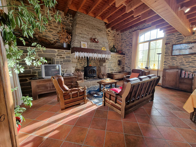 Maison - 180 m² - 9 pièces