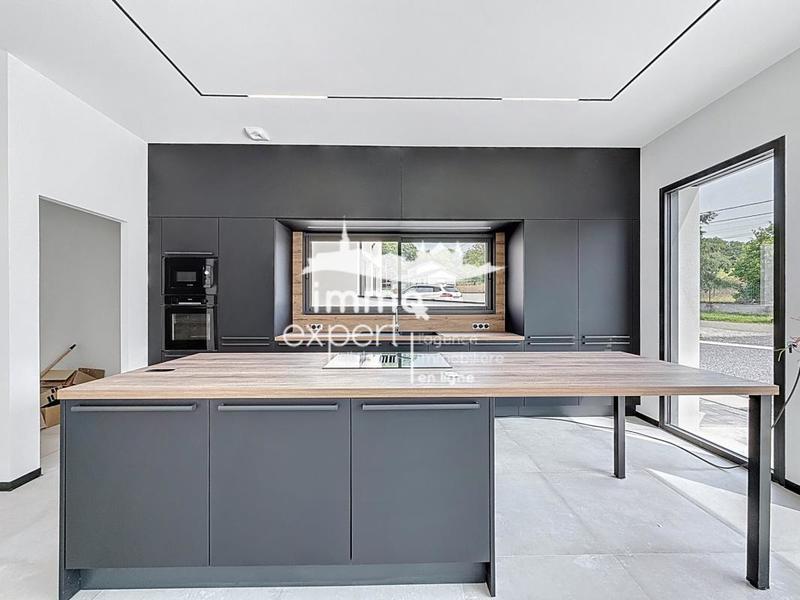 Villa - 145 m² - 6 pièces