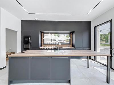 Villa - 145 m² - 6 pièces