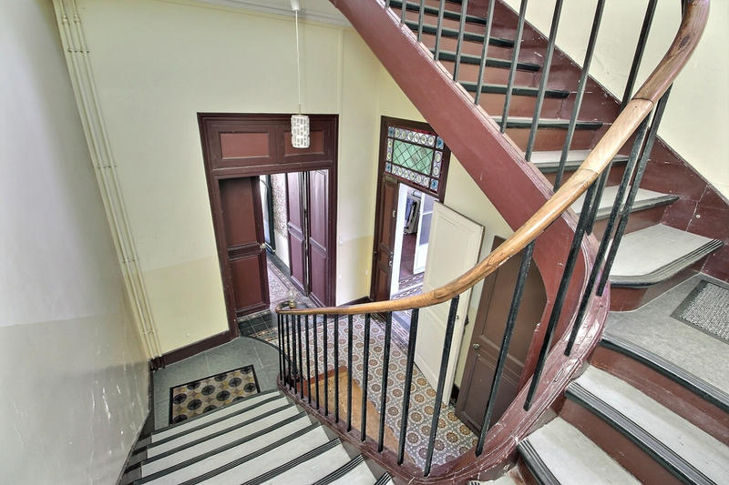 Demeure - 255 m² - 8 pièces