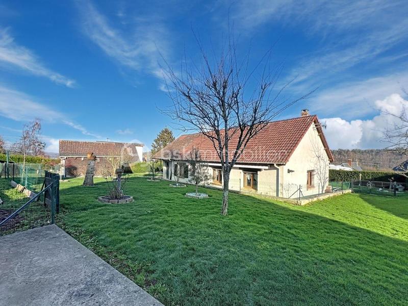 Maison traditionnelle - 110 m² - 7 pièces