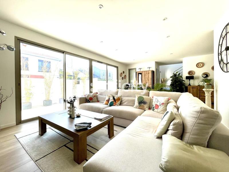 Maison - 140 m² - 6 pièces