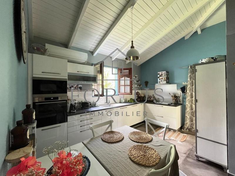 Maison - 95 m² - 5 pièces