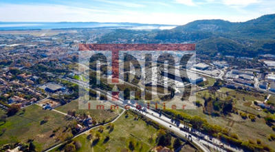 Terrain industriel - 1 600 m²