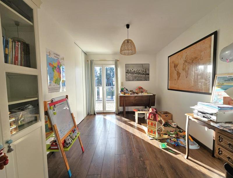 Maison - 215 m² - 8 pièces