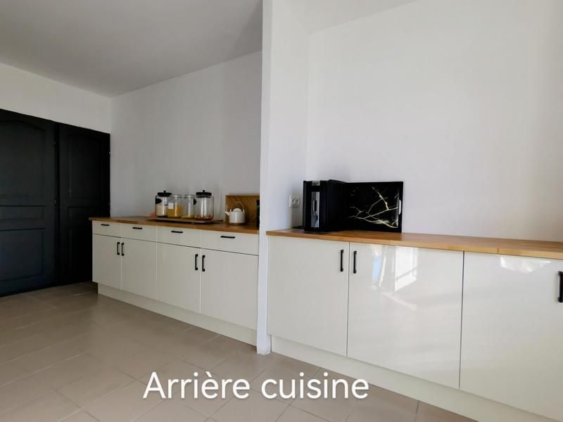 Maison - 325 m² - 10 pièces