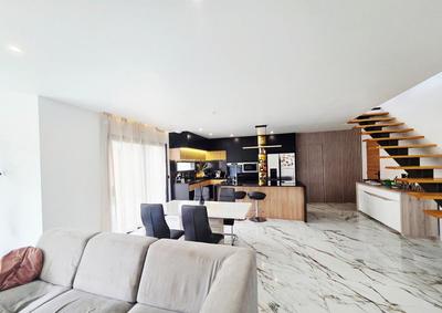 Maison - 125 m² - 6 pièces