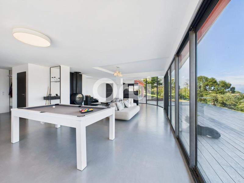 Villa - 312 m² - 5 pièces