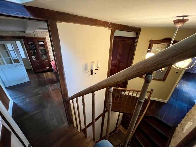 Maison - 209 m² - 9 pièces