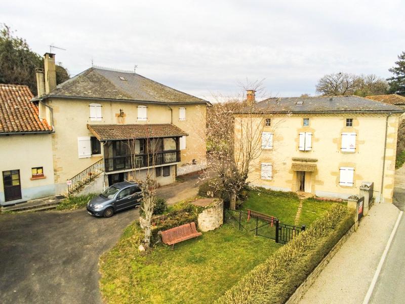 Corps de ferme - 274 m² - 10 pièces