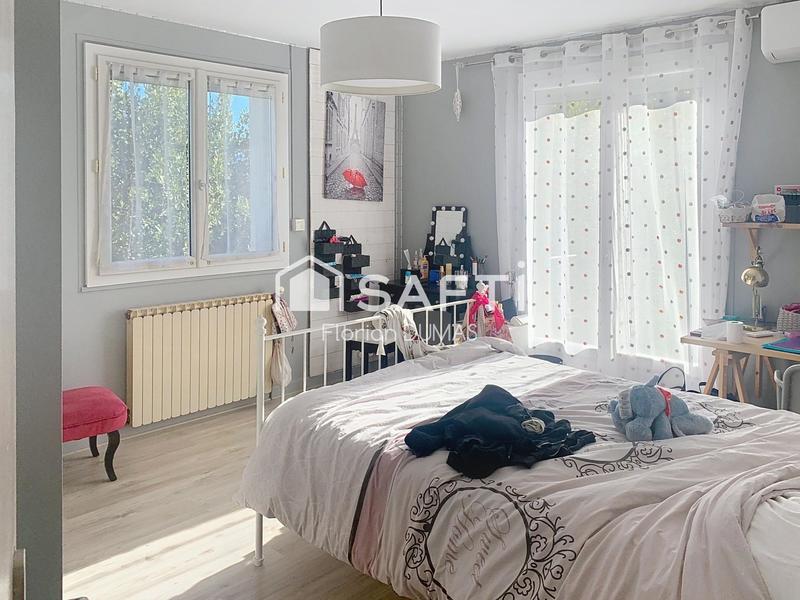 Maison - 180 m² - 8 pièces