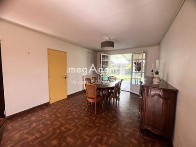 Maison - 220 m² - 11 pièces