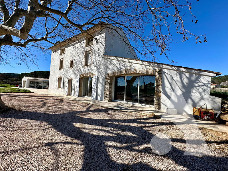 Villa - 362 m² - 8 pièces