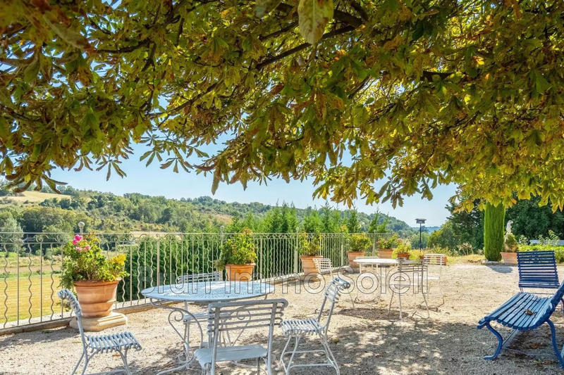 Demeure - 870 m² - 23 pièces