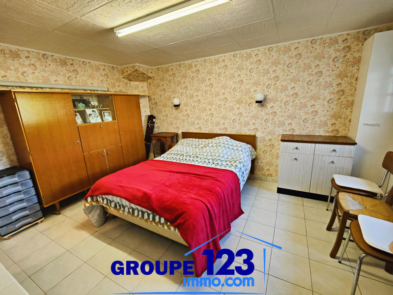Maison - 182 m² - 9 pièces