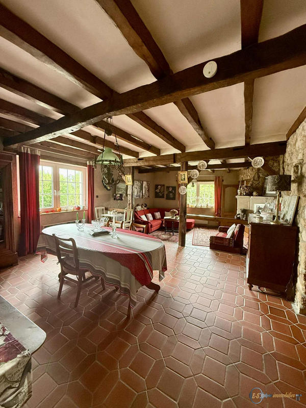 Maison - 261 m² - 10 pièces