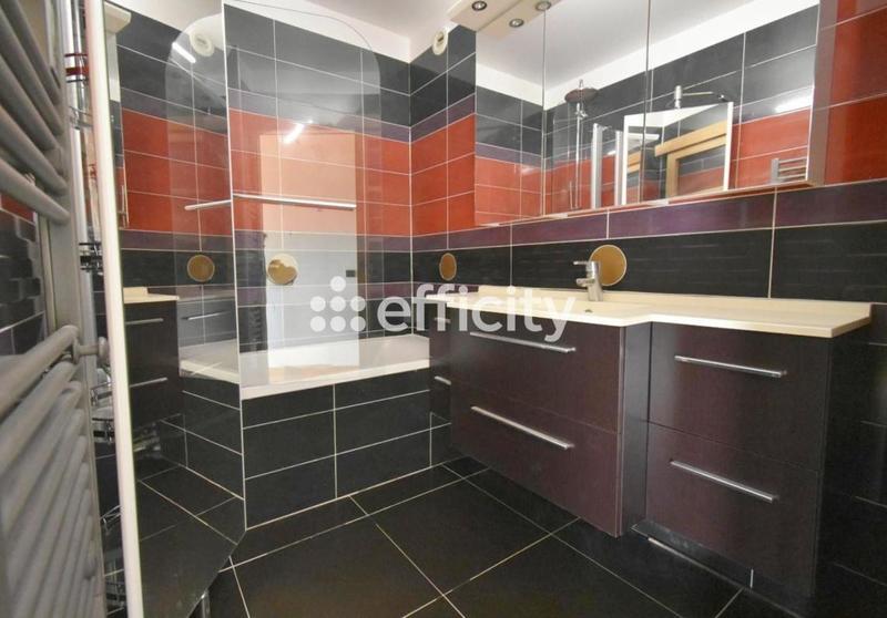 Appartement - 100 m² - 4 pièces