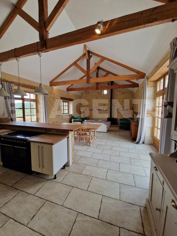 Maison en pierre - 200 m² - 8 pièces