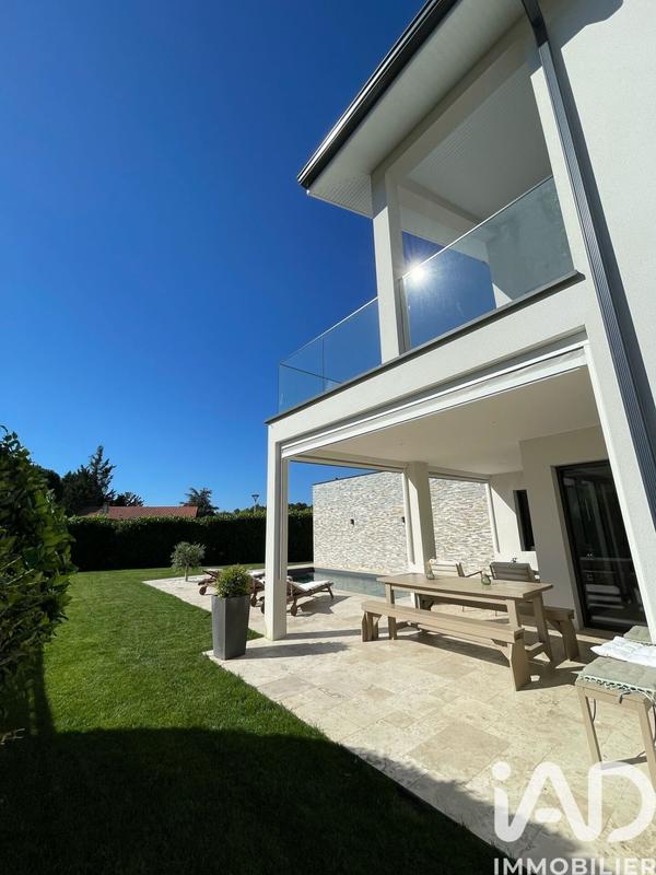 Maison de maîtres - 220 m² - 7 pièces