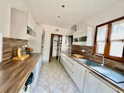 Maison de campagne - 210 m² - 6 pièces