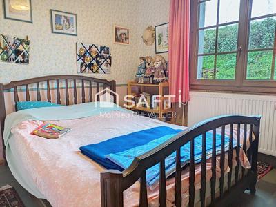 Maison - 199 m² - 9 pièces