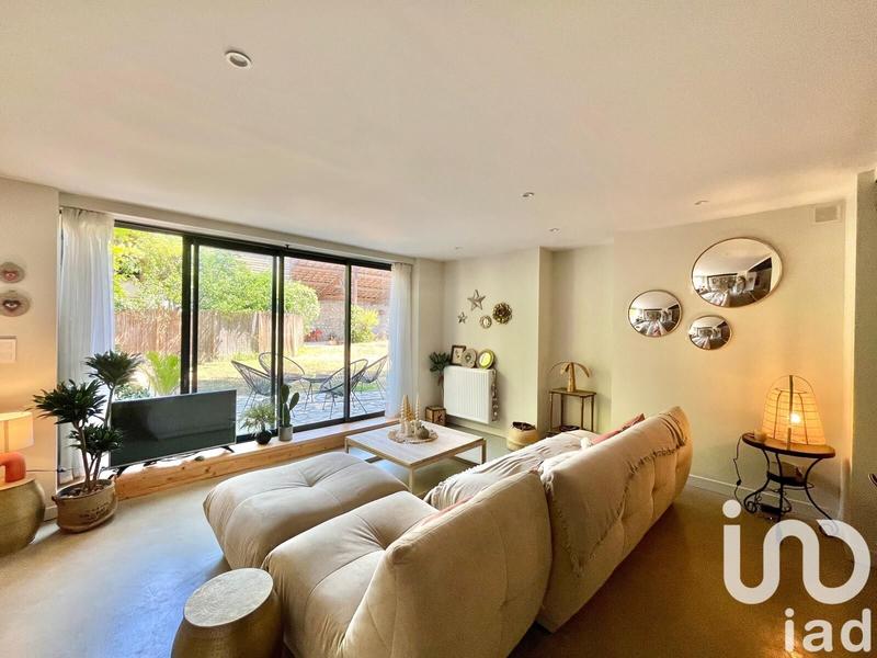 Maison - 212 m² - 7 pièces